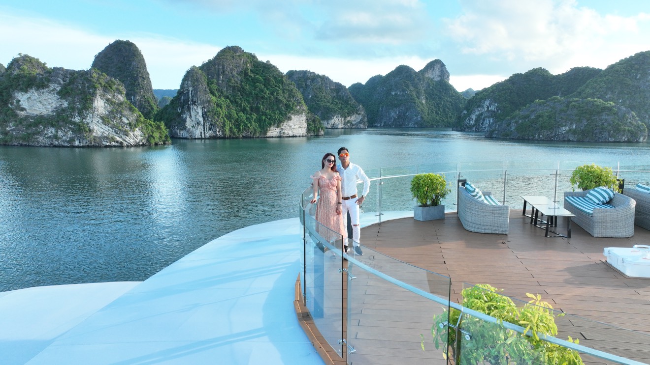 Trai nghiem moi tren vinh Lan Ha Vinh Lan Ha mot trong nhung vinh dep nhat the gioi